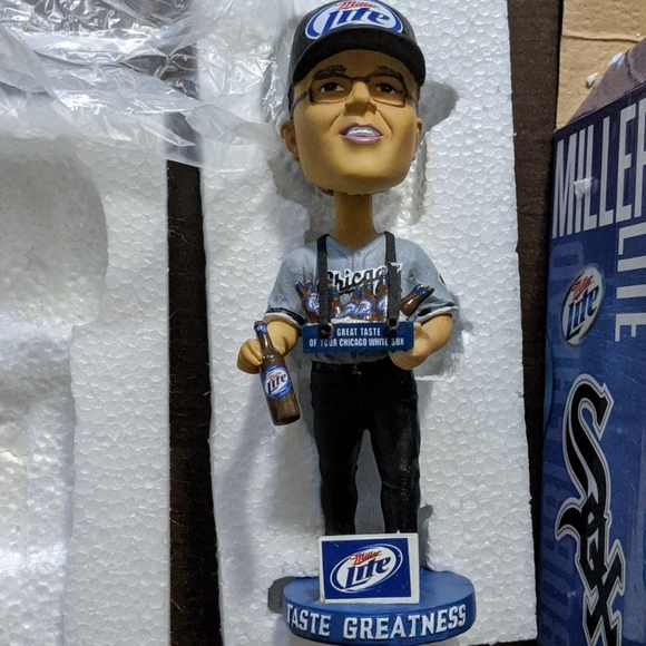 Miller Lite bobblehead beer vendor (NWT) - Picture 6 of 7